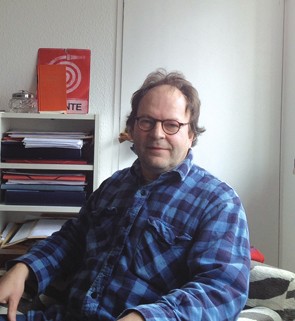 O. Velte, Wander-Dichter 20150828133659_Velte-sitzt.HP_690x0-aspect-wr.jpg